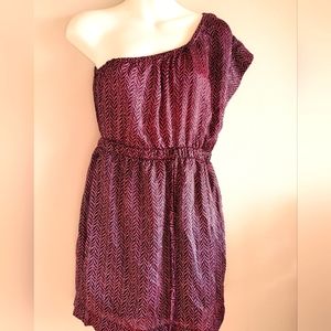 One shoulder pop over dress